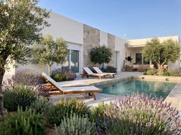 property gallery image 1