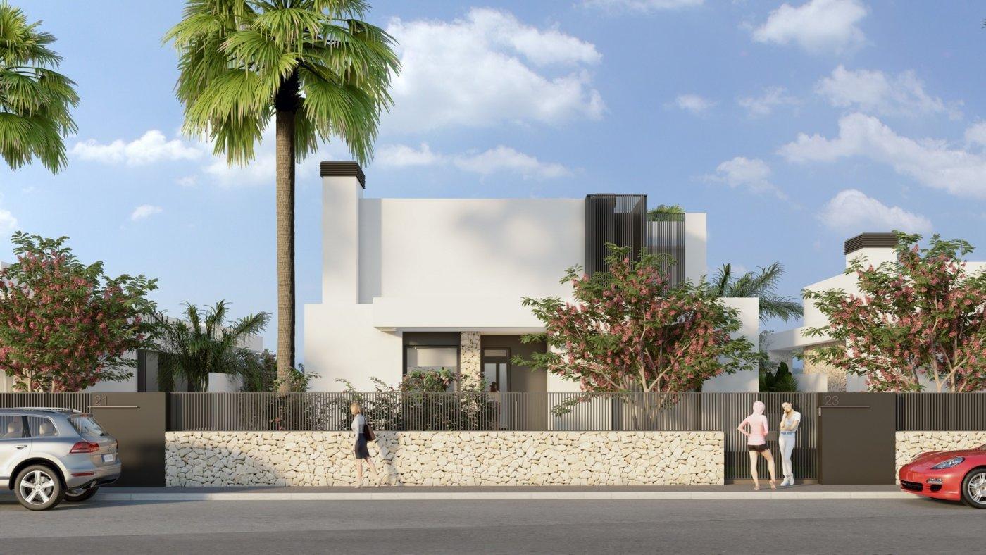 New build luxury first line villa in Algorfa golf course with 3 bedrooms, 3 bathrooms, floor heating, infinity swimming pool, home automation system, and underground garage. Close to Guardamar and Torrevieja beaches.