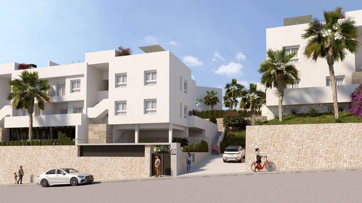 New build residential complex in Algorfa featuring independent and semi-detached villas and apartments with communal pool. Just 15 minutes from Guardamar del Segura beaches and 35 minutes from Alicante airport.